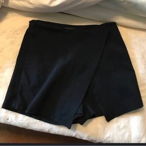 Brandy Melville skort